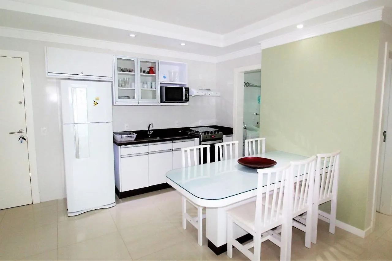 1053 - Praia De Bombinhas Locacao De Temporada - Residencial Egidio Pinheiro Apto 302 B ברזיל