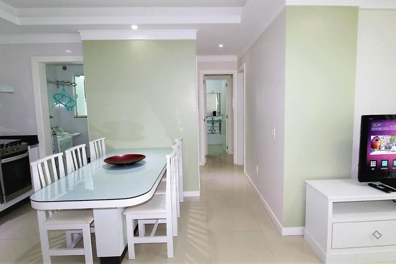 1053 - Praia de Bombinhas locação de temporada - Residencial Egídio Pinheiro Apto 302 B Apartamento