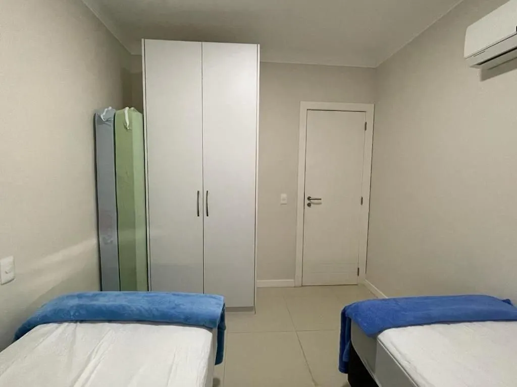 1053 - Praia de Bombinhas locação de temporada - Residencial Egídio Pinheiro Apto 302 B Apartamento